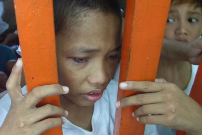 Viele Kinder werden im Gefängnis Opfer von Missbrauch