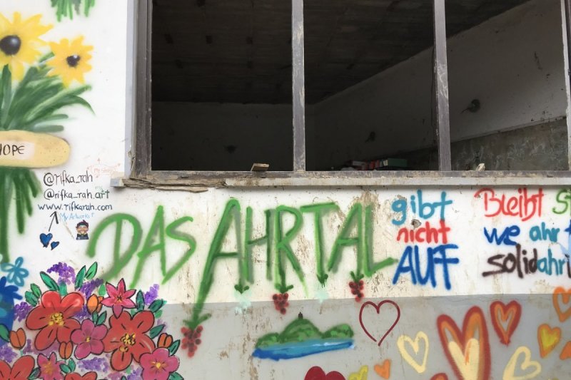Graffiti: Das Ahrtal gibt nicht auf